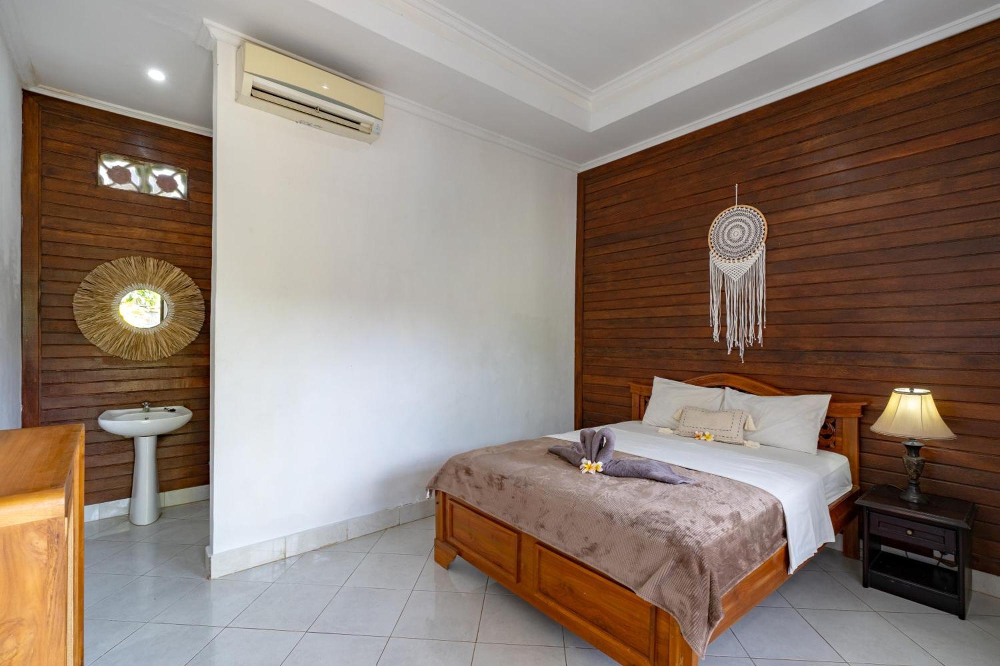 Widia Homestay Nusa Lembongan Екстер'єр фото